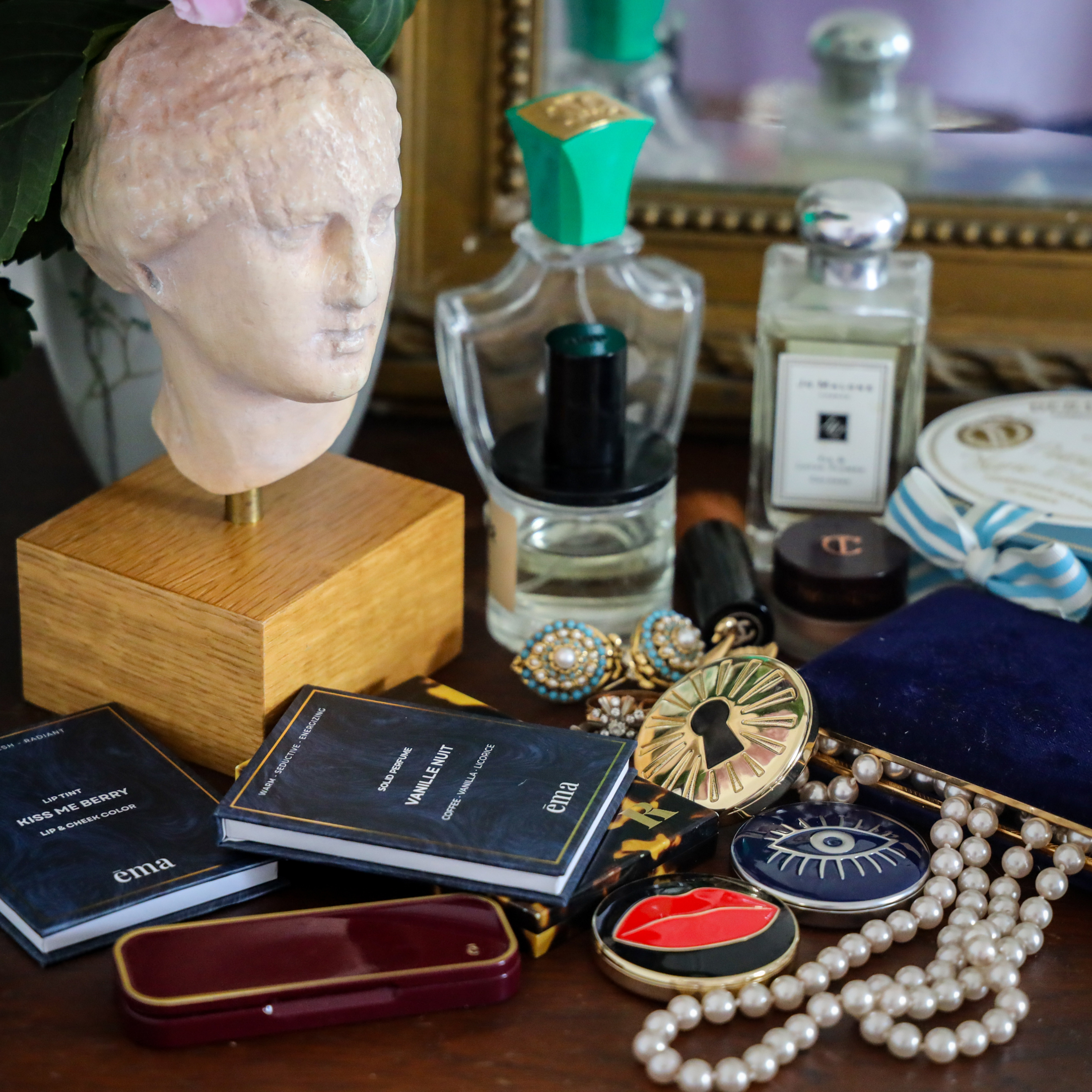 Dream a Little Darker; Clairvoyance Compact + Vanille Nuit Solid Perfume Blend