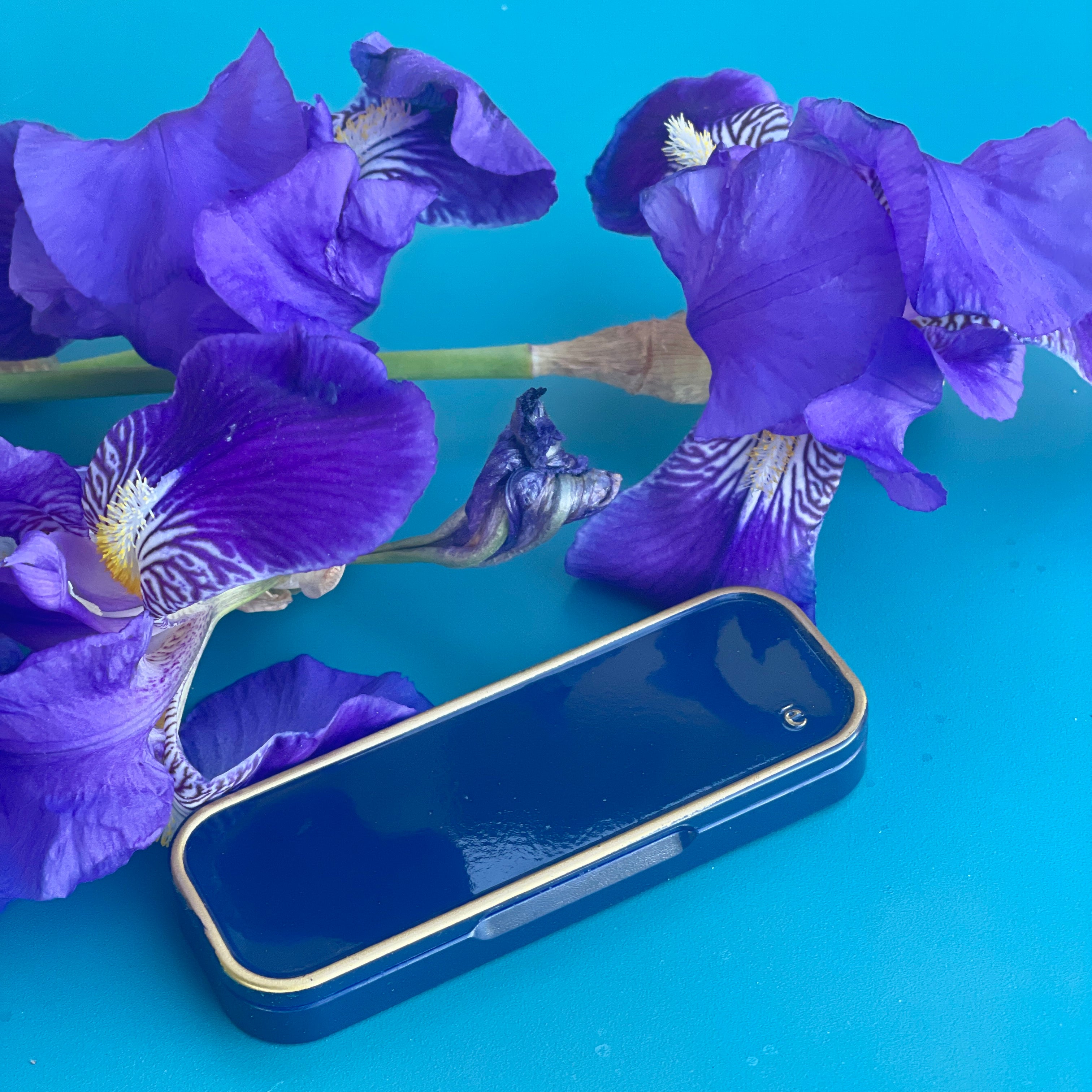 Iris – Soft Powdery Floral Solid Perfume Pod