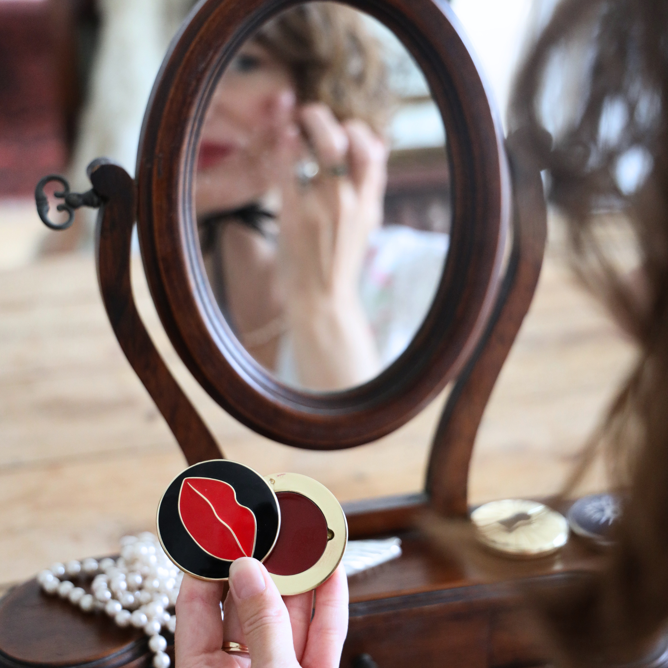 Désir · Refillable Metal Compact for Solid Perfume & Lip Color
